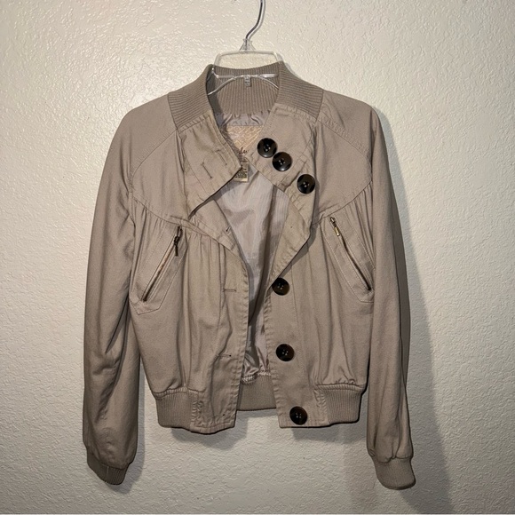 Daytrip Women’s Taupe Utility Bomber Jacket w/ Zipper Pockets & Button Front - Picture 2 of 13